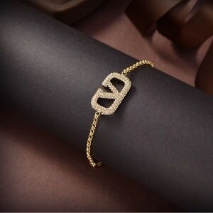 Elegant Gold Chain Bracelet with Crystal Accents